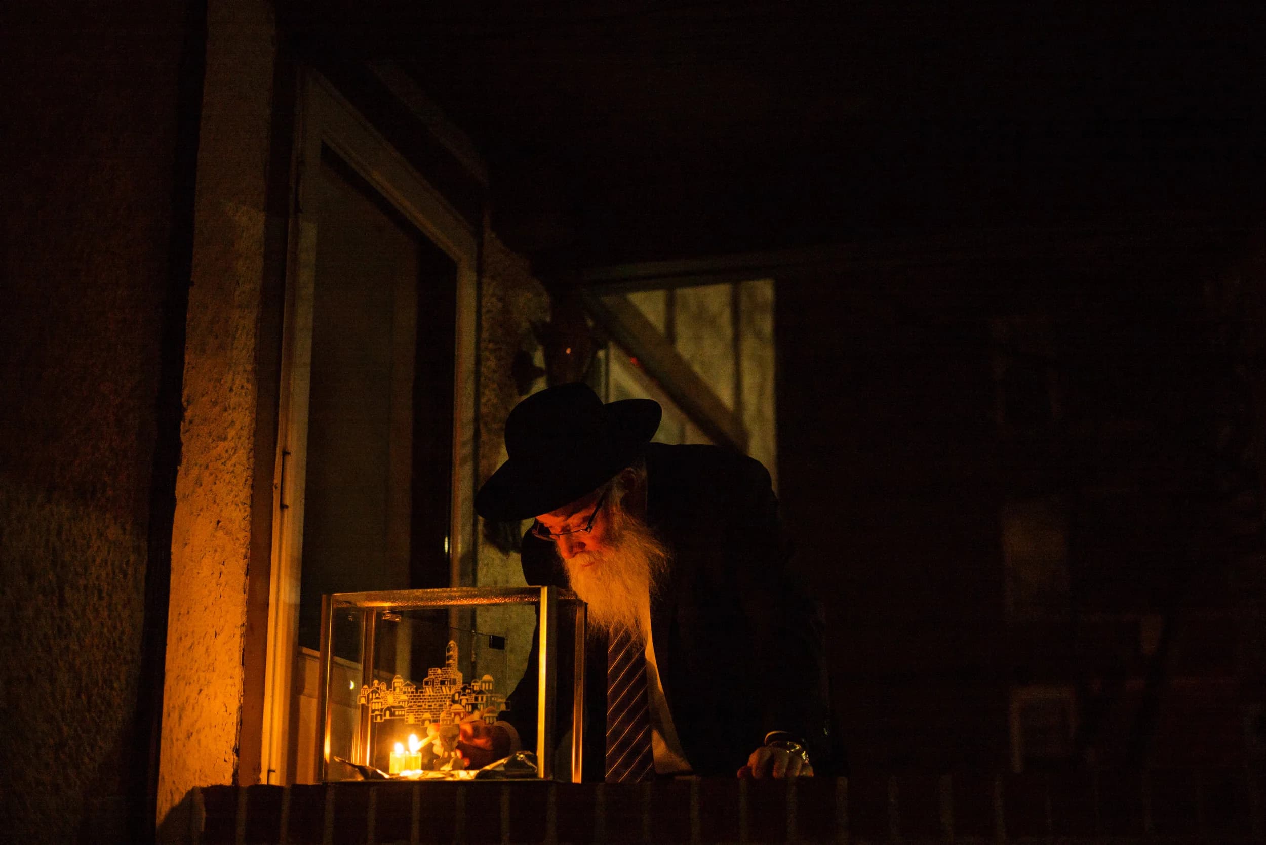 HANUKAH0835